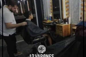 12 Varones Barbería en Cancún