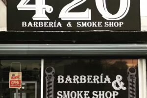 420 Barber&iacute;a & Smoke Shop