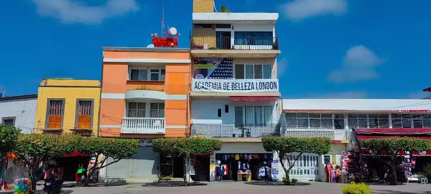 Academia de Belleza London en Iz&uacute;car