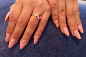 Adonay PELUQUER&Iacute;A Y U&Ntilde;AS