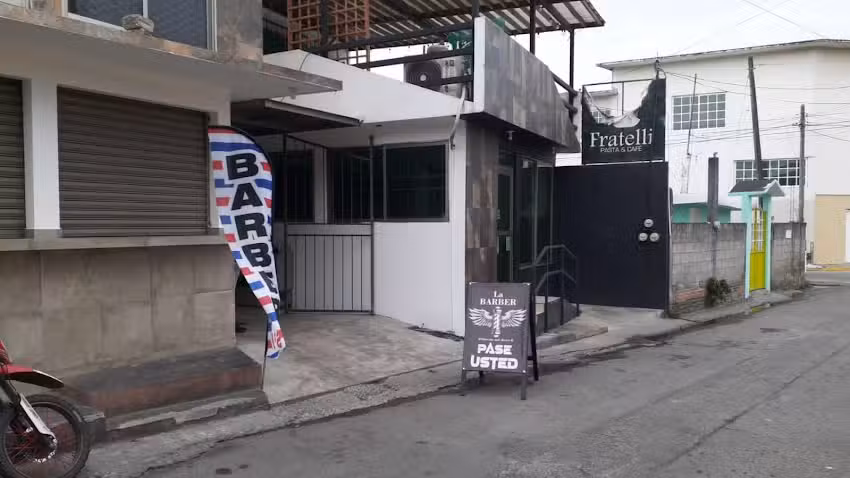 Alex&rsquo;s Barber