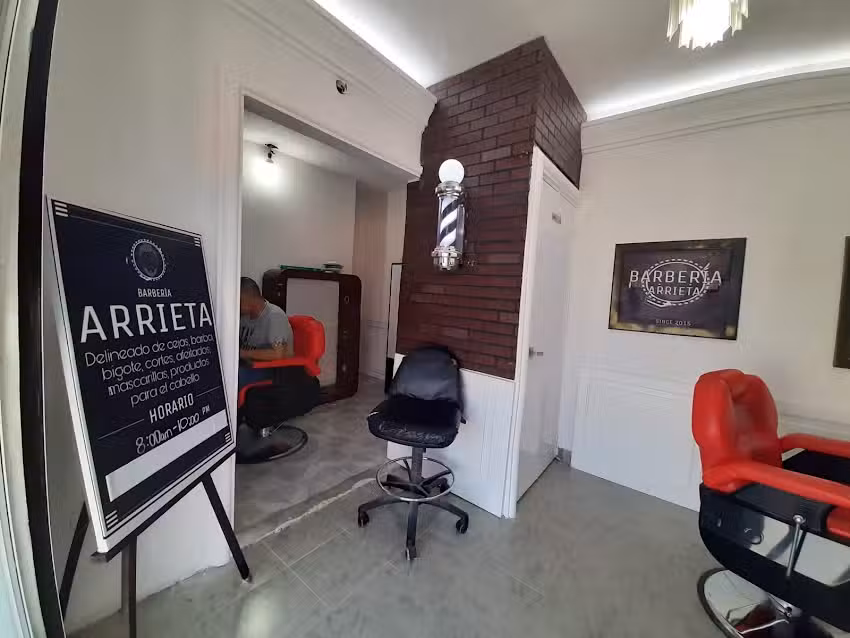 Arrieta&rsquo;s Barber&iacute;a & Salon