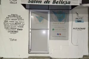 Azul celeste sal&oacute;n de belleza