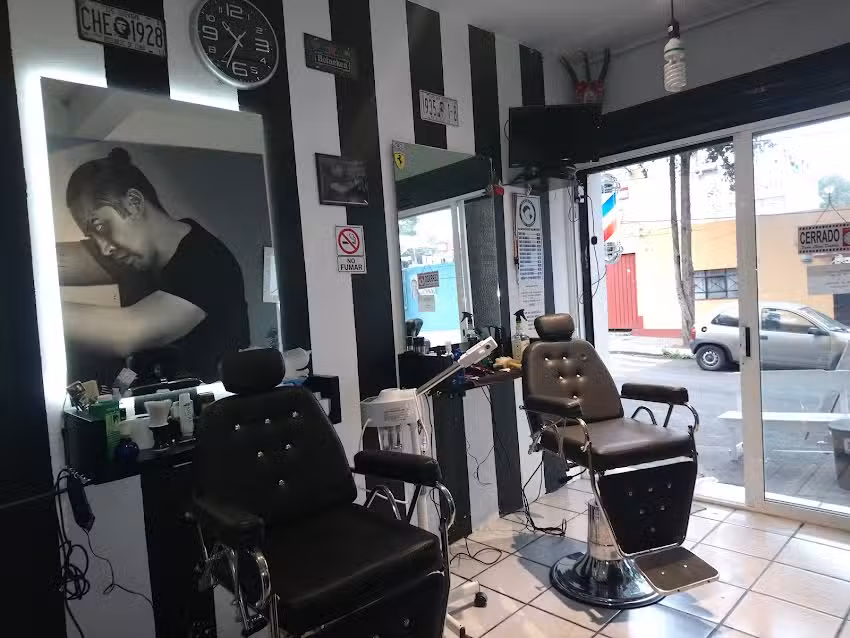 B&aacute;rbaros barbershop