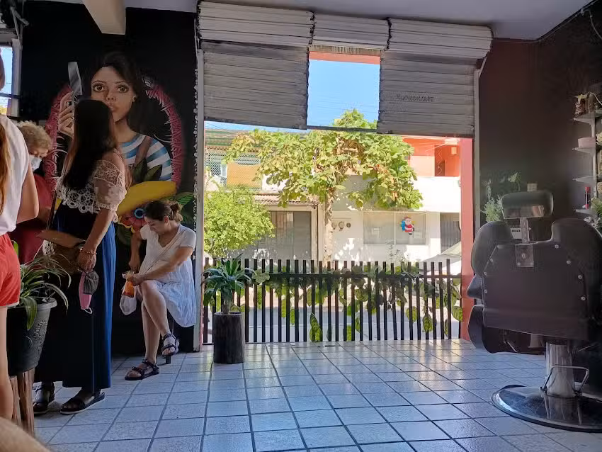 Barber shop peluquer&iacute;a Virlyn Monroue VM