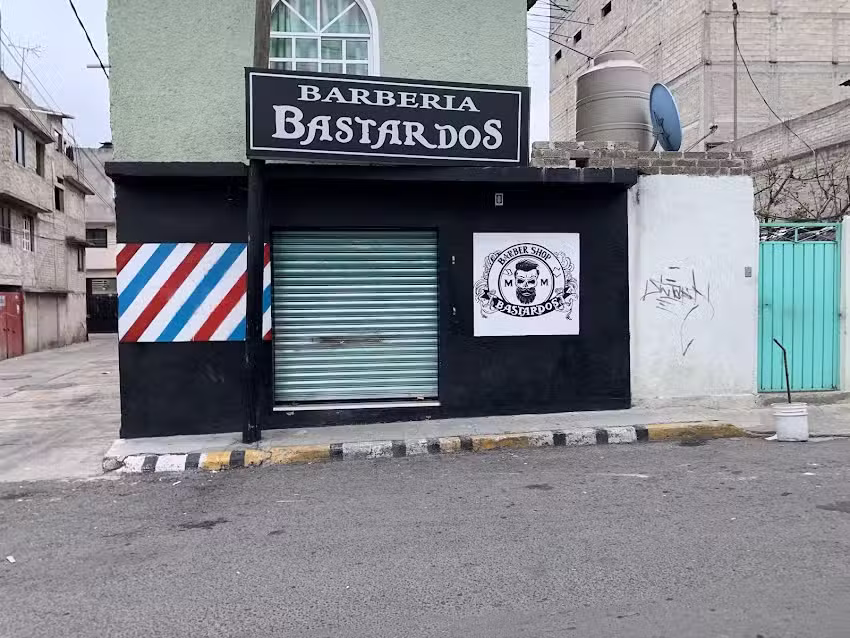 Barber&iacute;a Bastardos