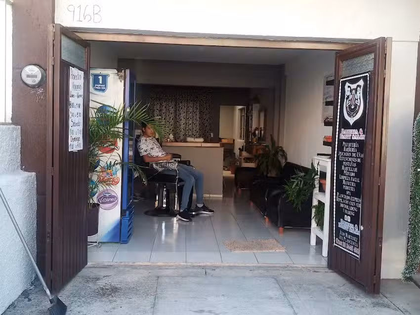 Barber&iacute;a & Beauty Sal&oacute;n