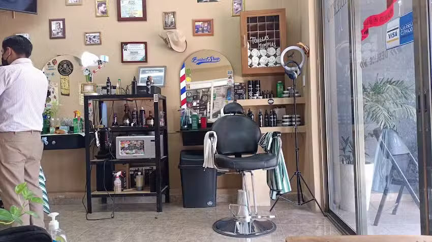 Barber&iacute;a Carrillo&rsquo;s