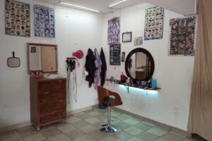 &rdquo; BARBER&Iacute;A CH&Acirc;RLY &ldquo;