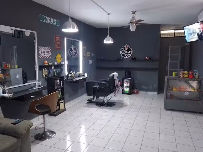 Barber&iacute;a el rey de la navaja