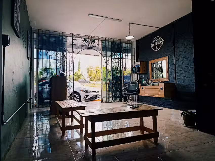 Barber&iacute;a El Roble