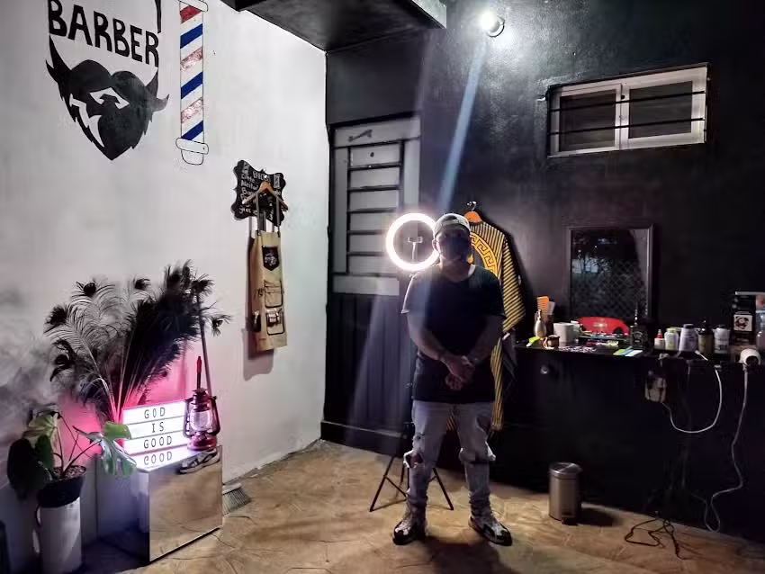 Barber&iacute;a God is good