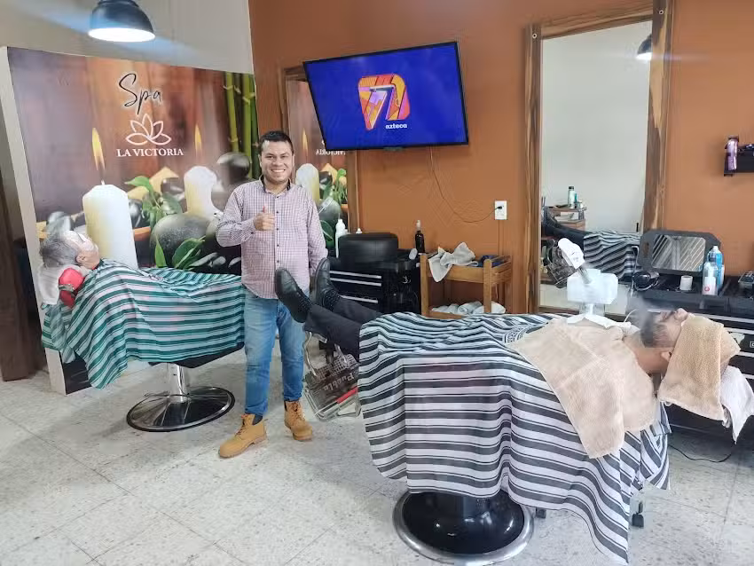 BARBER&Iacute;A LA VICTORIA