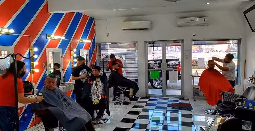 Barber&iacute;a Latinos