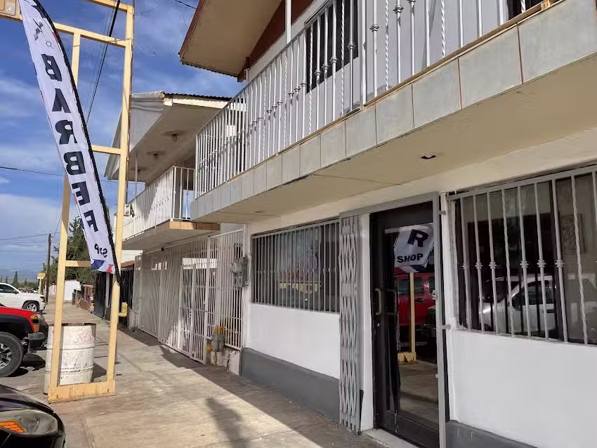 Barber&iacute;a MikeCuts b-shop & Blooms beauty studio
