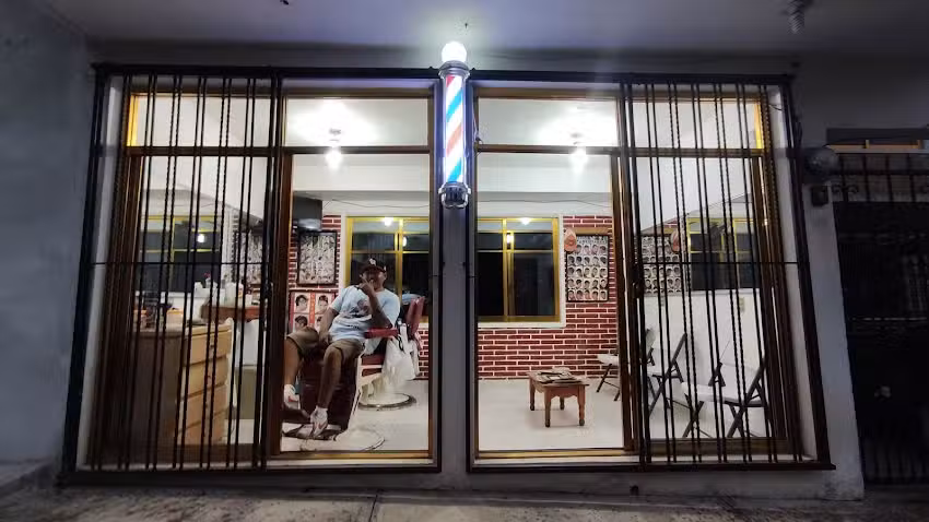 Barber&iacute;a / Peluquer&iacute;a &ldquo;Los Reyes&rdquo;