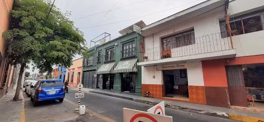 Barber&iacute;a REYES