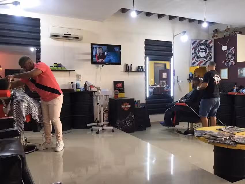 Barber&iacute;a Roberto Clemente