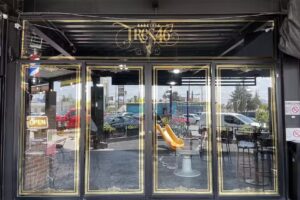 Barber&iacute;a Tres46 Plaza Dos Lagos