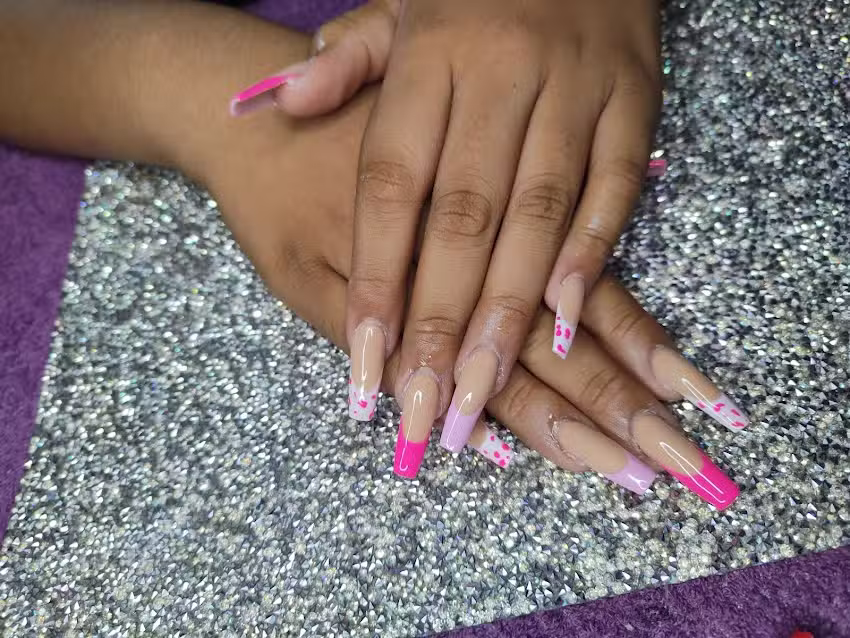 Barber&iacute;a y est&eacute;tica ELEGANT