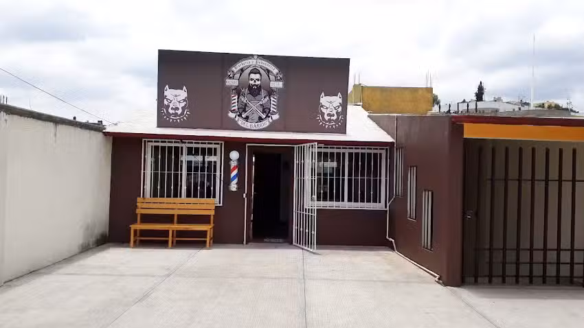 Barberia Y Peluquer&iacute;a Del Barrio