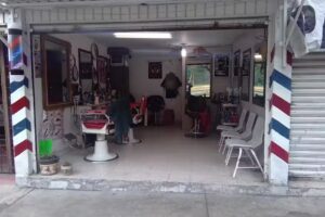 Barbería y peluquería “El traca”