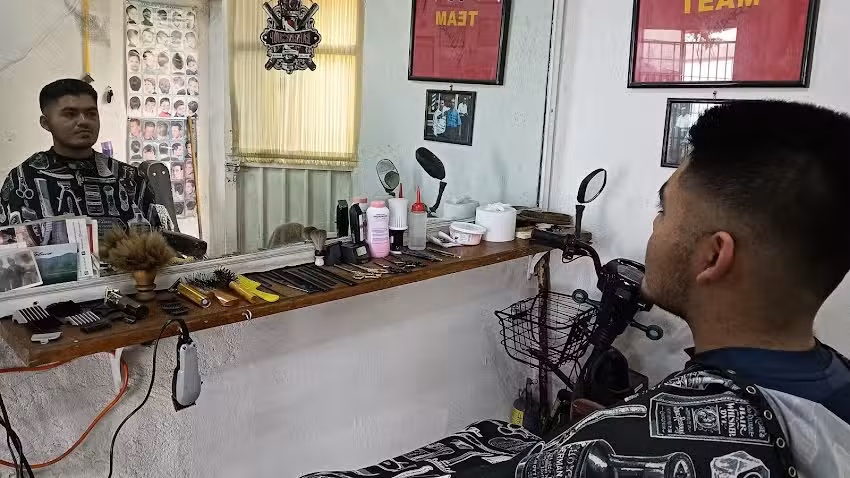 Barber&iacute;a Y Peluquer&iacute;a Vic