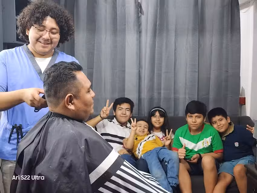 Barberia y peluquer&iacute;a Xclusiv