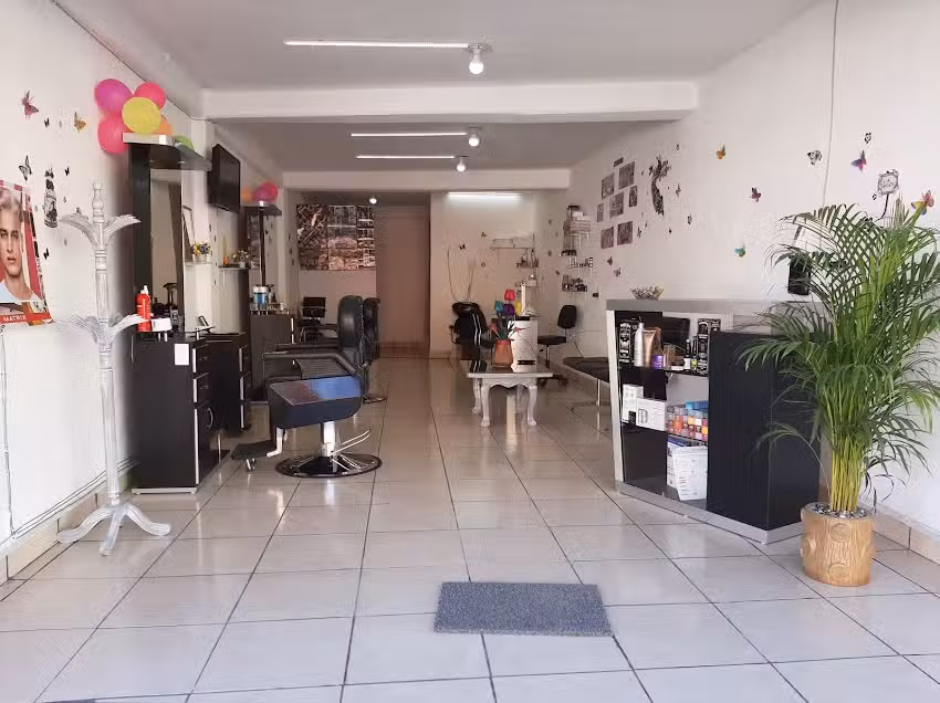 Barber&iacute;a Y Sala De Belleza ANY