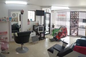 Barberia y Sal&oacute;n Farelas