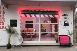 Barber&iacute;a y salon Leslie