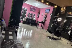 BARBERSHOP & SALON DE BELLEZA KING AND QUEEN