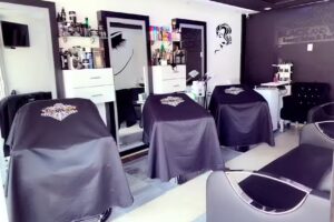 BLACK AND WHITE Beauty Salon & Barbershop