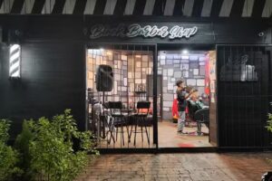 BLACK BARBER SHOP LAGO MASK 105