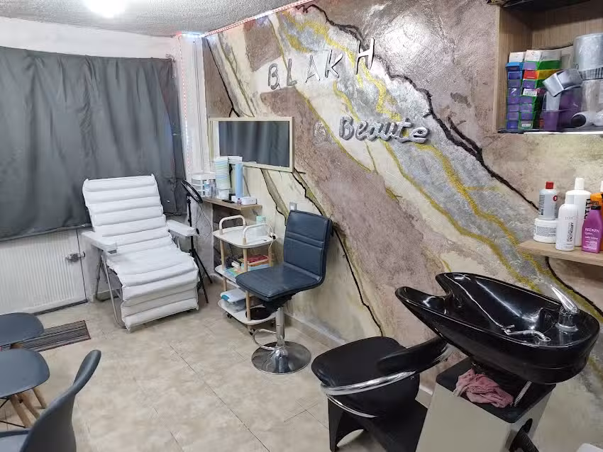 BLAKH Beaut&eacute; Hair Color y Micropigmentation