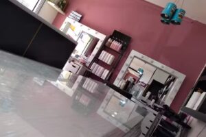 BRUNETTE hair studio