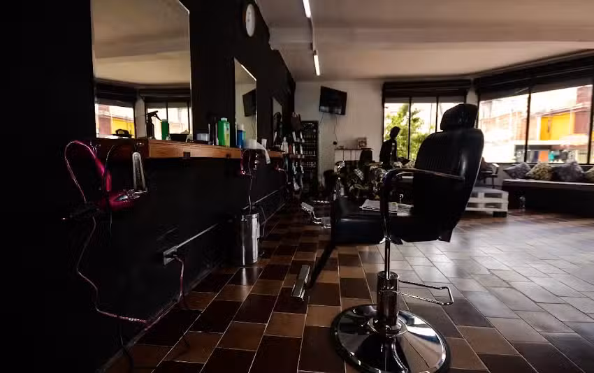 Bug&rsquo;s Barbershop