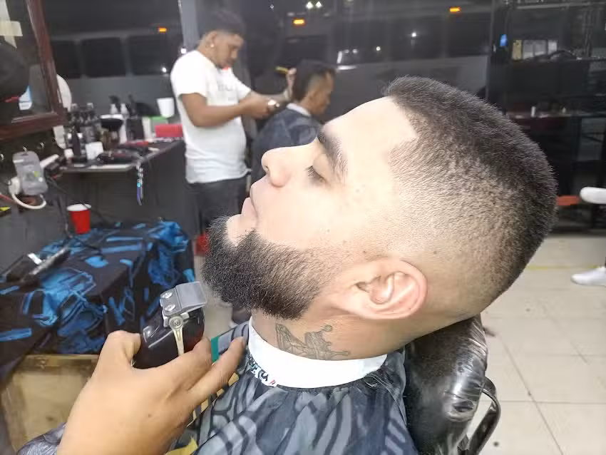 B&uacute;nker Barber Club