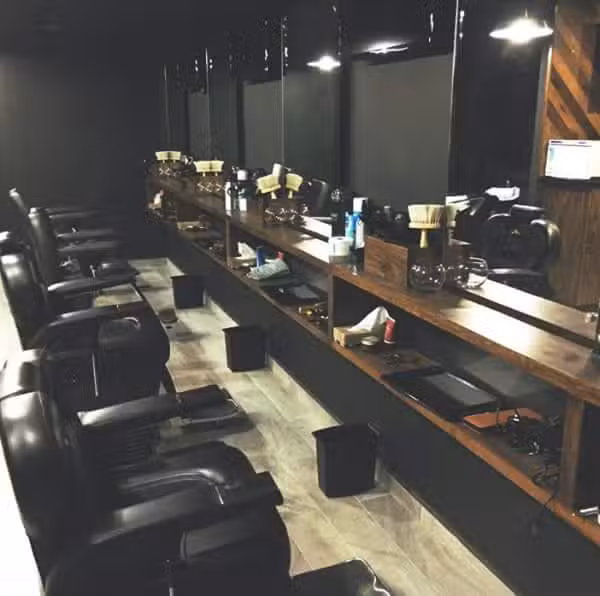 Caballero Peluquer&iacute;a & Barber&iacute;a