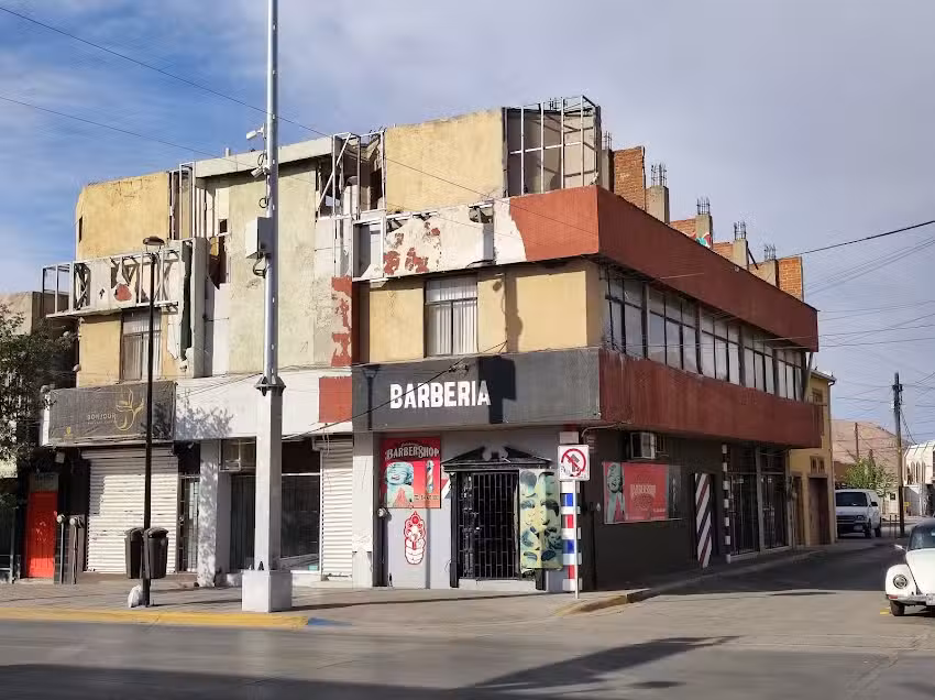 Calahorra&rsquo;s Barber Shop