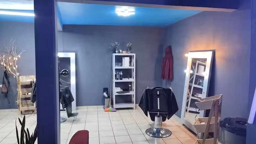 CAMELIA Barber&iacute;a & Peluquer&iacute;a