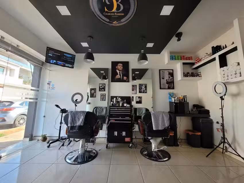 Charlie&rsquo;s Barbers