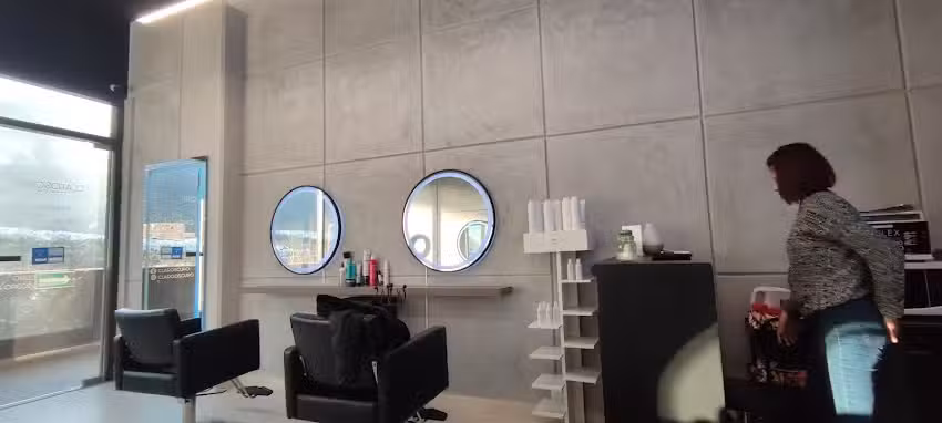 Claroscuro Hair & Beauty
