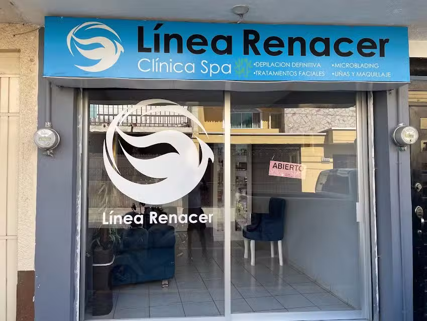 Claudia Mojica Microblading