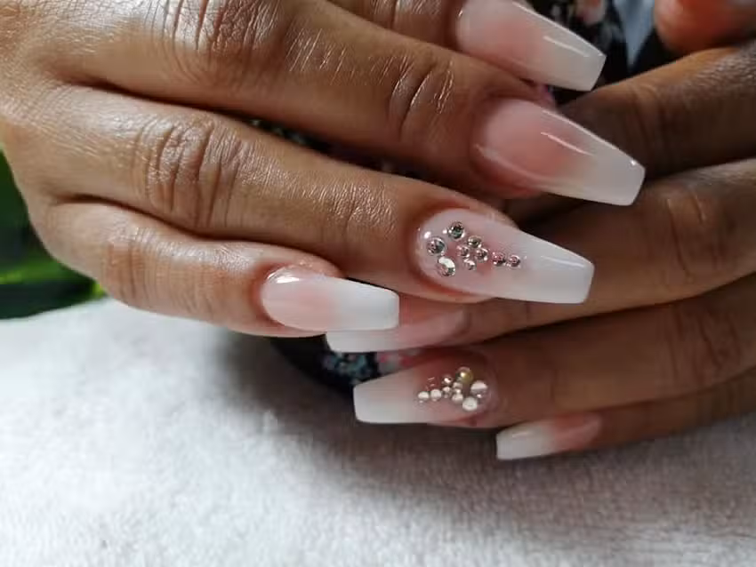 D&rsquo; Alexa Salon