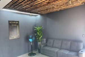 DC&rsquo;S REVES Barber Shop