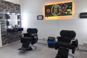 Deluxe Barbers CLA
