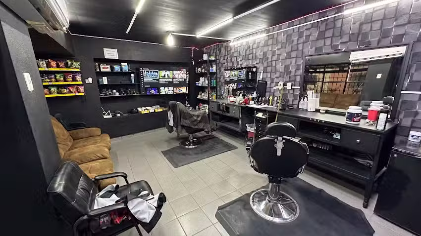 Demond Barber Shop