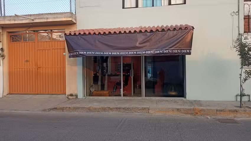 DIEM Sal&oacute;n, Barber&iacute;a y Estudio de Tatuaje