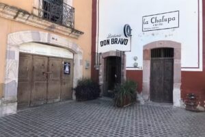 Don Bravo Barber&iacute;a